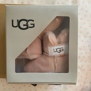 Baby Girl UGGS - 0-6 months 💕